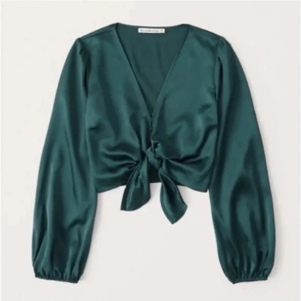 Abercrombie & Fitch Emerald Tie-Front Long Sleeve Blouse